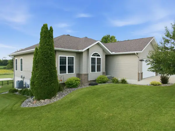 313 Tumbleweed Trail, Waverly, IA 50677