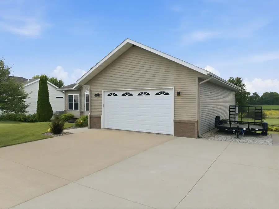 313 Tumbleweed Trail, Waverly, IA 50677 - #2