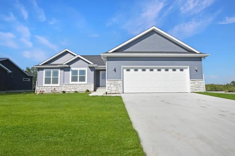 2825 Amber Valley Road, Cedar Falls, IA 50613 - #2