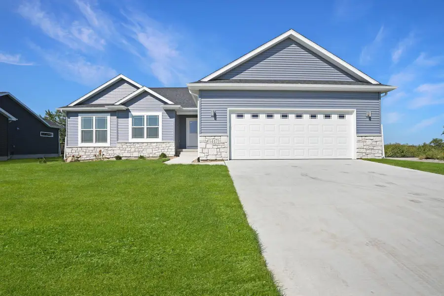 2825 Amber Valley Road, Cedar Falls, IA 50613 - #3