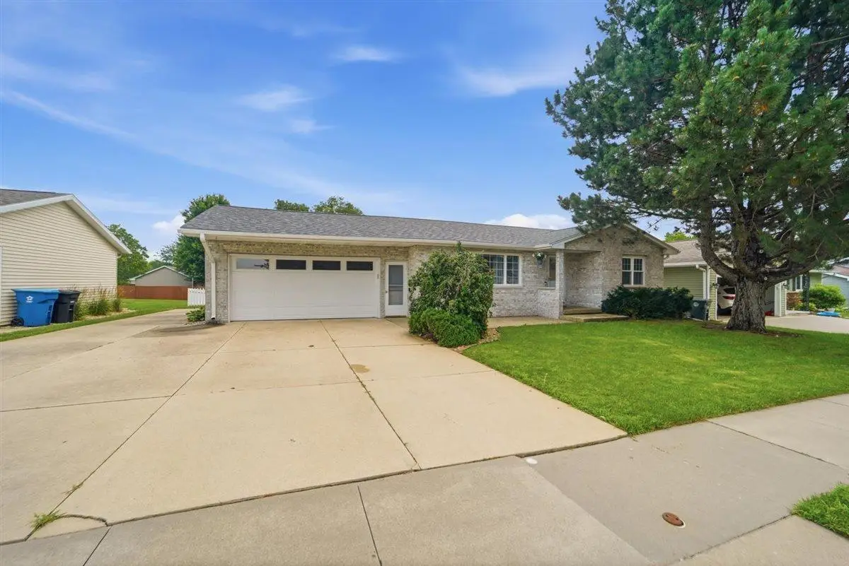 3713 Joan Drive, Waterloo, IA 50702 - #1