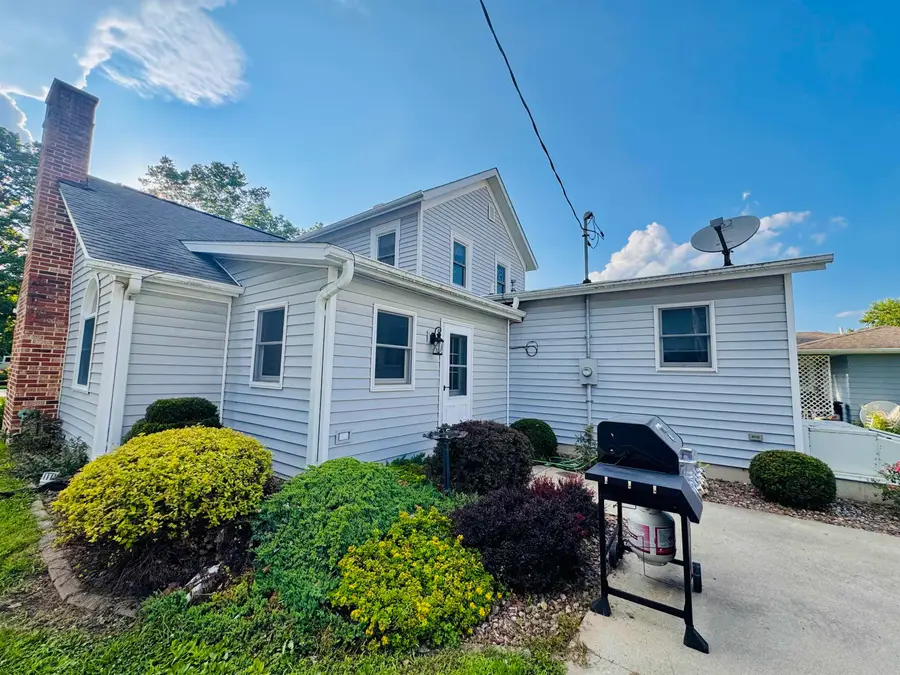 303 Emily Street, Elgin, IA 52141 - #2
