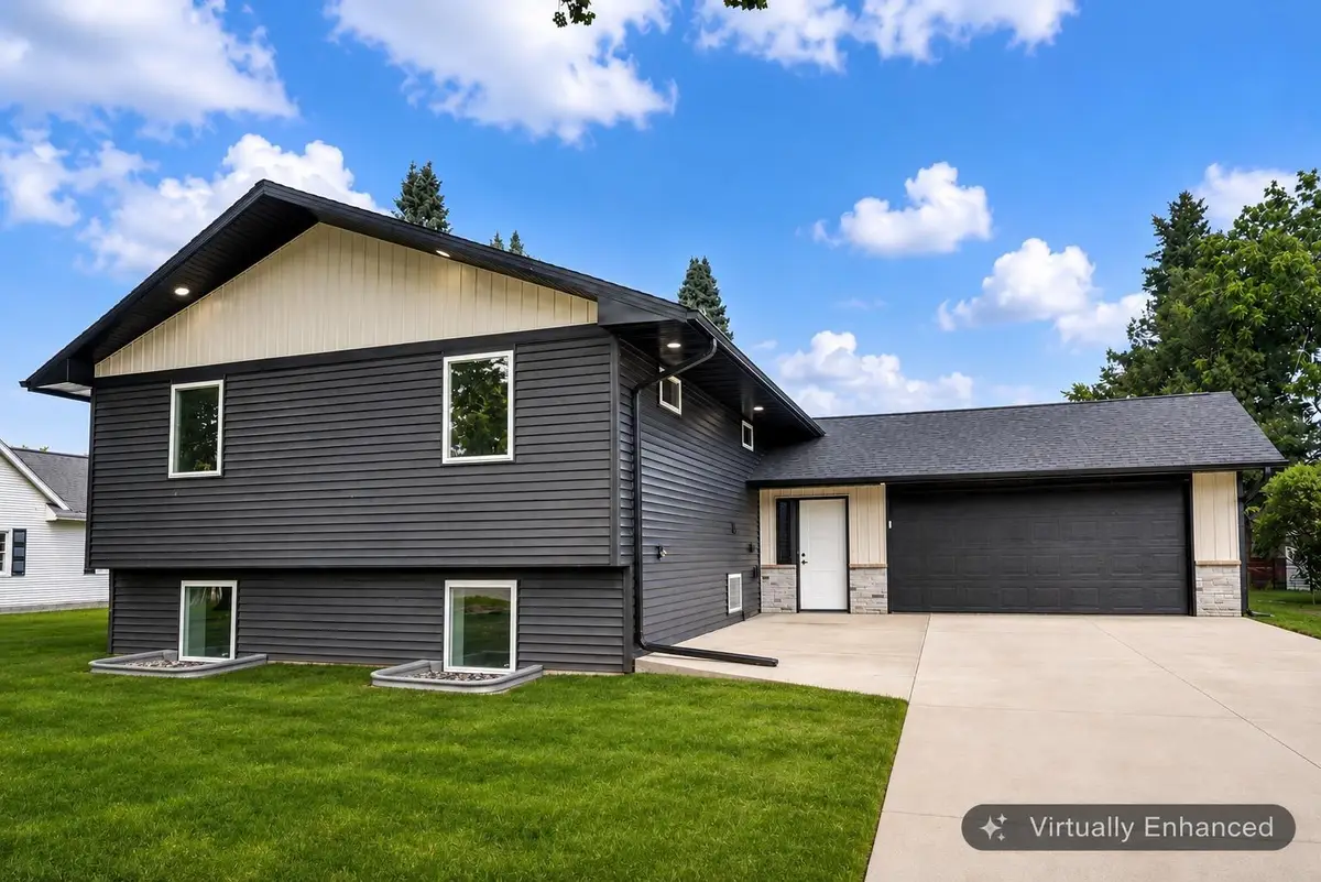 1215 8th Street, Jesup, IA 50648 - #1