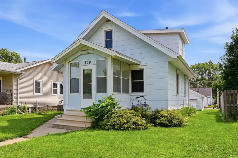 709 Magnolia Parkway, Waterloo, IA 50701 - #2