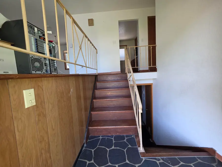 1662 Oakwood Drive, Waterloo, IA 50703 - #3