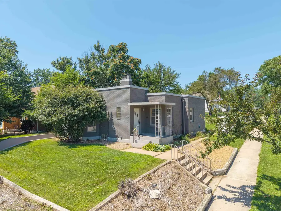 603 W 18th Street, Cedar Falls, IA 50613 - #2
