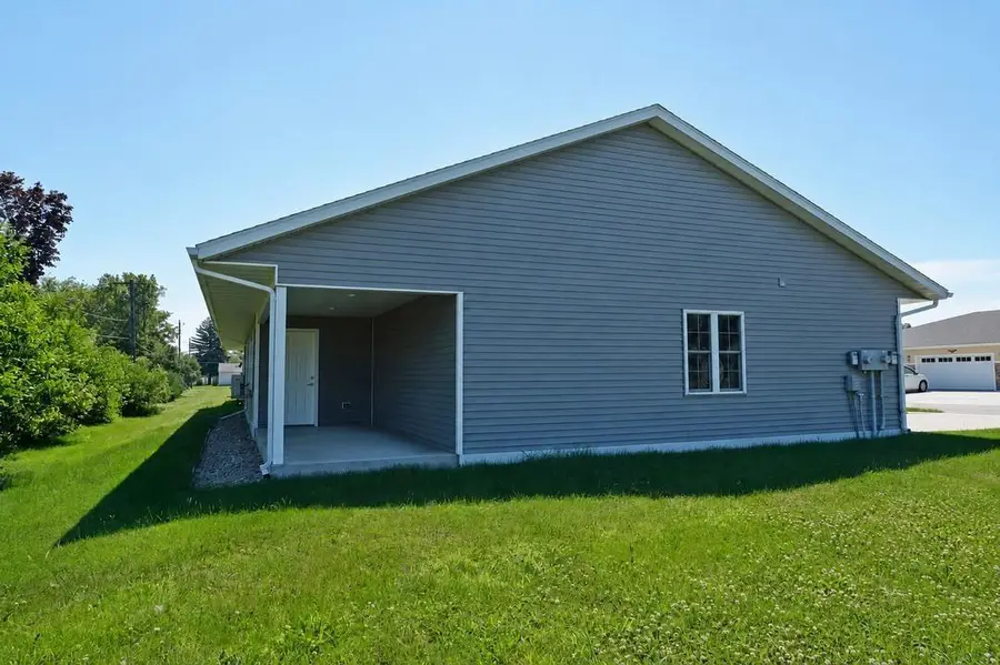 815 Parkside Lane, Charles City, IA 50616 - #3