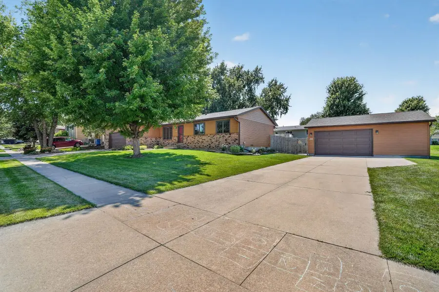 5822 Cimmarron Lane, Waterloo, IA 50701 - #3