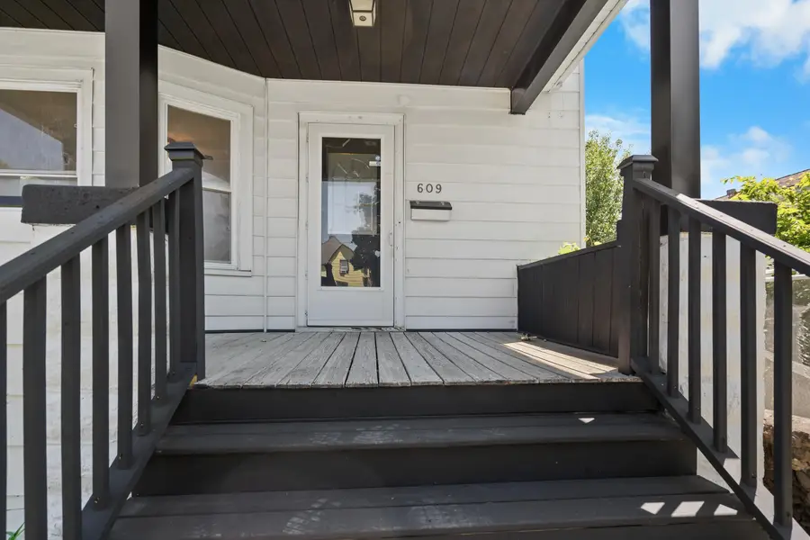 609 Baltimore Street, Waterloo, IA 50701 - #2