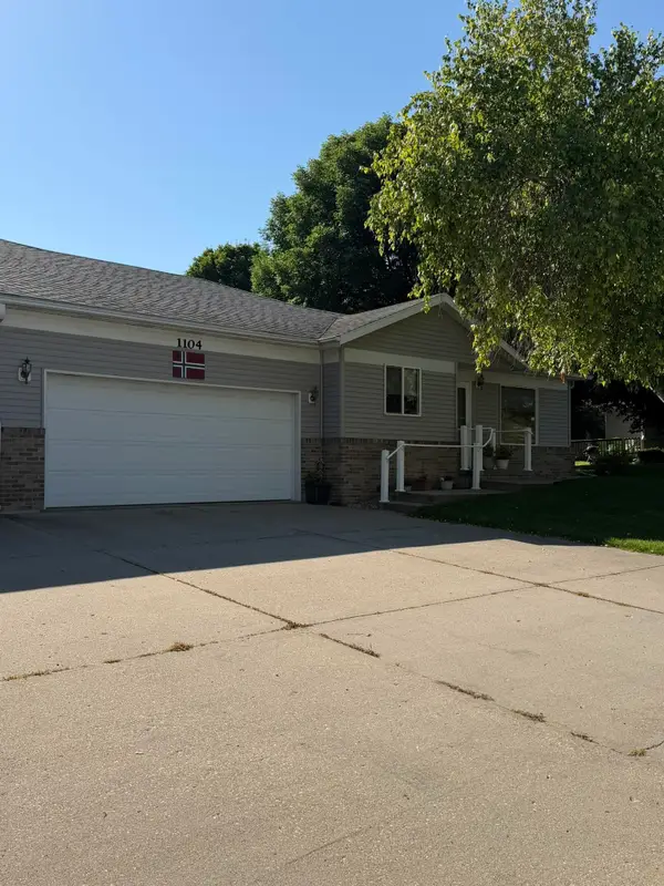 1104 Division Street #C, Decorah, IA 52101