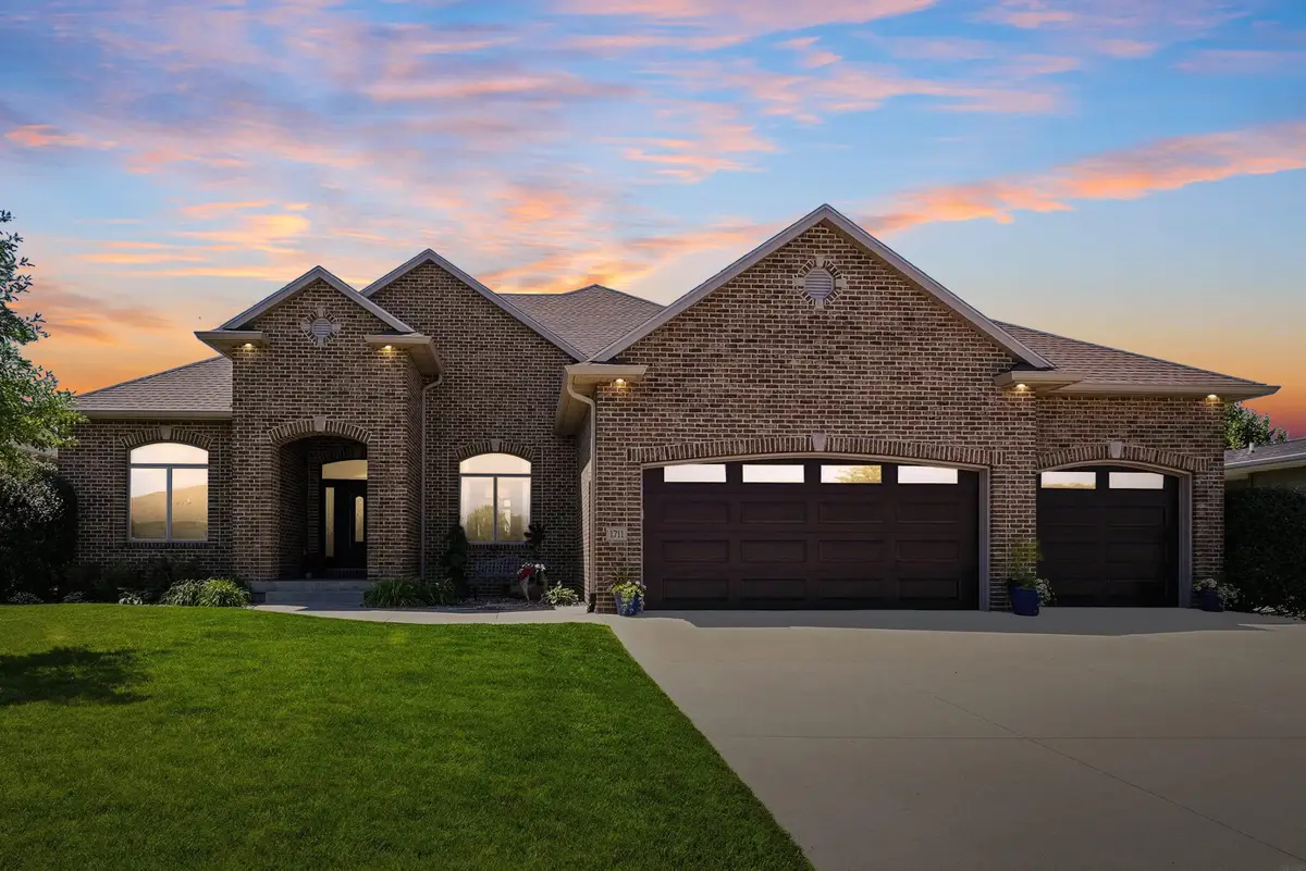 1711 Greenhill Drive, Cedar Falls, IA 50613 - #1