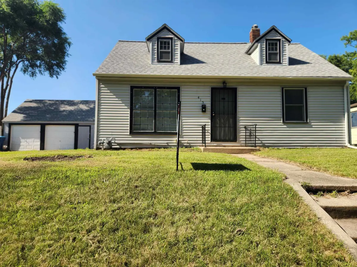 415 Charles Street, Waterloo, IA 50701 - #1