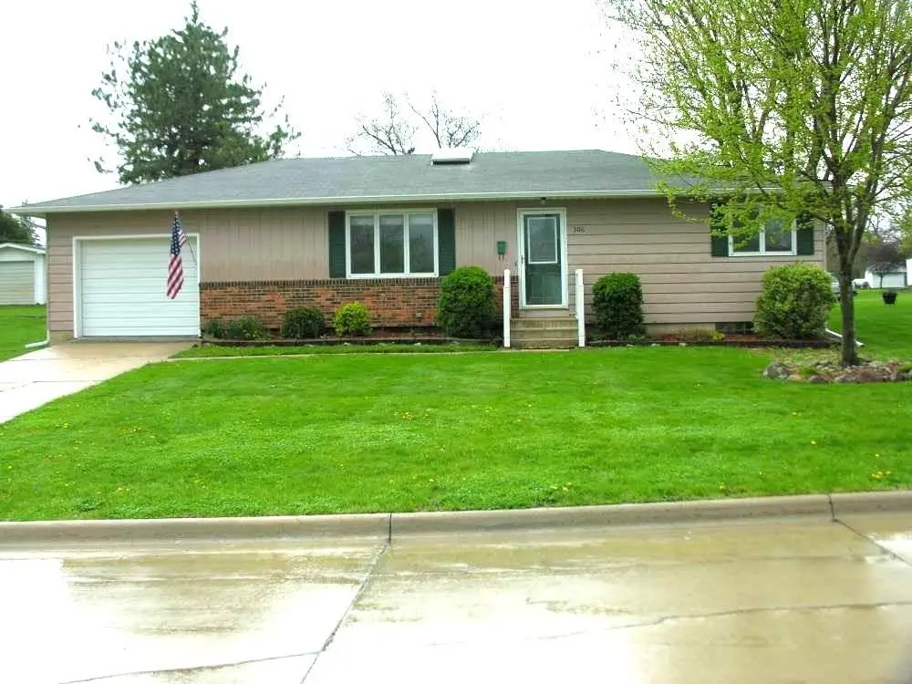 306 W 7th Street, Riceville, IA 50466 - #1