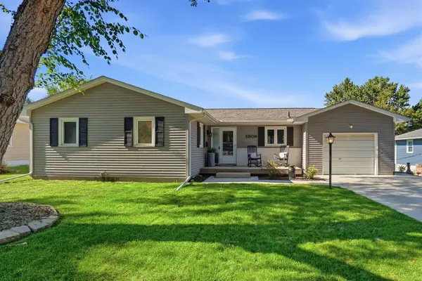 1509 W 8th Street, Cedar Falls, IA 50613