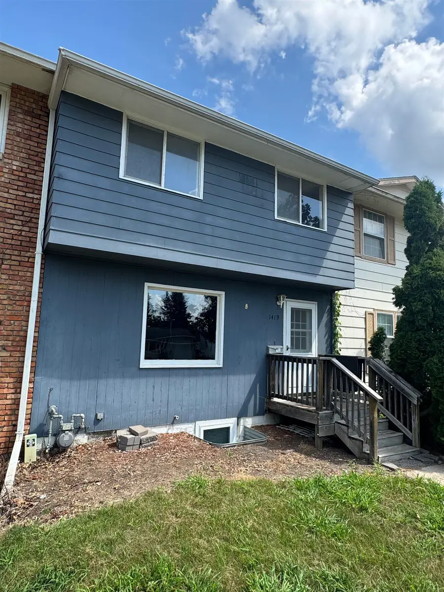 1419 W 2nd Street, Cedar Falls, IA 50613 - #2