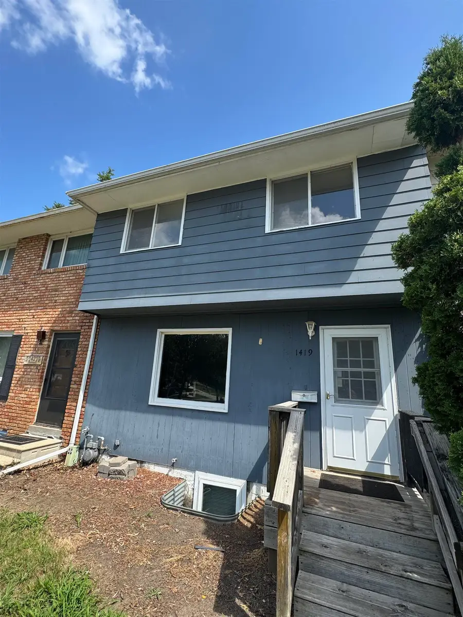 1419 W 2nd Street, Cedar Falls, IA 50613 - #3