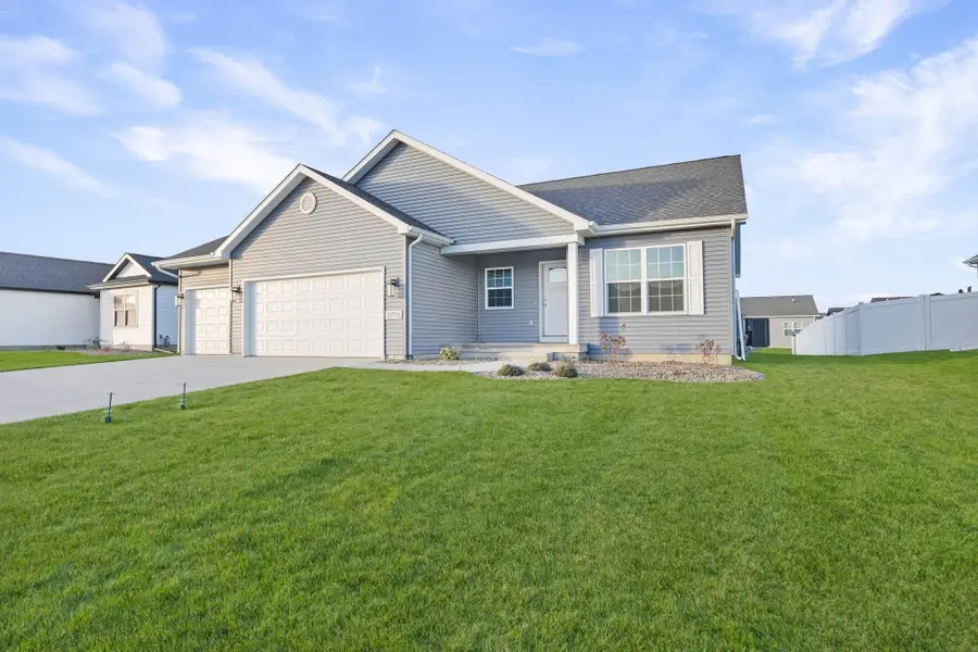 2735 Amber Valley Road, Cedar Falls, IA 50613 - #2