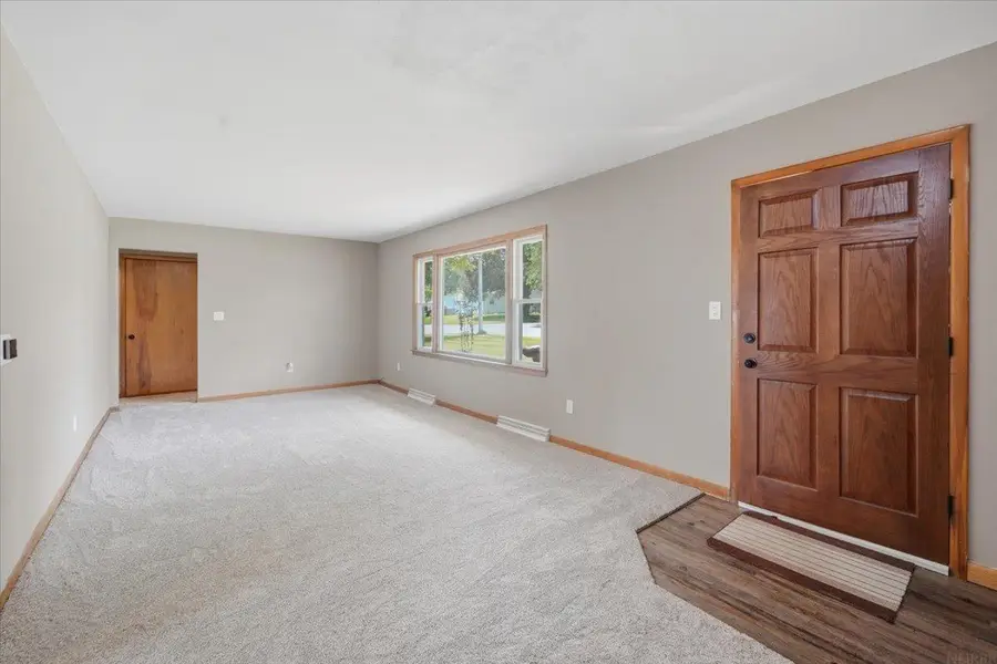 1051 Wisconsin Street, Waterloo, IA 50702 - #2