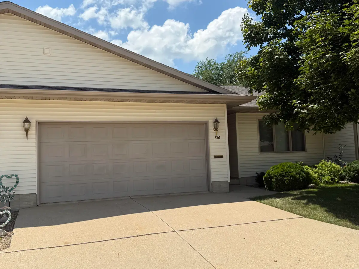 736 Southlawn Terrace, Oelwein, IA 50662 - #1
