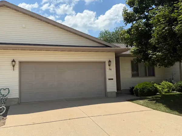 736 Southlawn Terrace, Oelwein, IA 50662