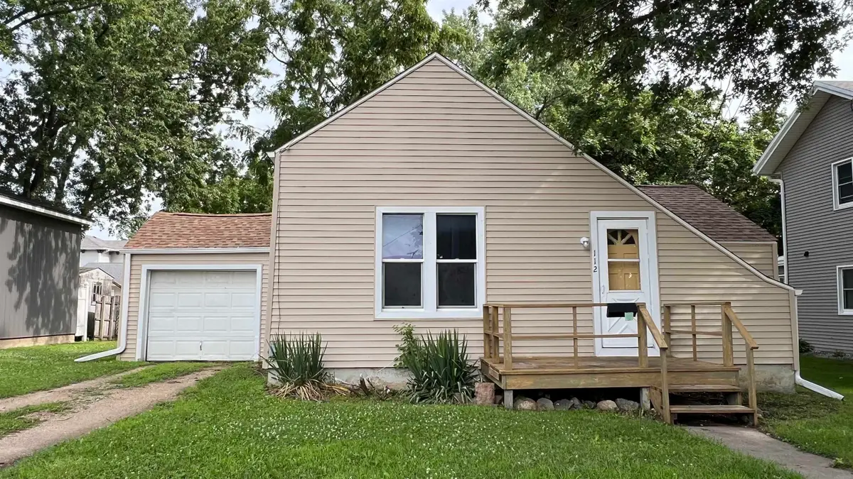 112 E Hale Street, New Hampton, IA 50659 - #1