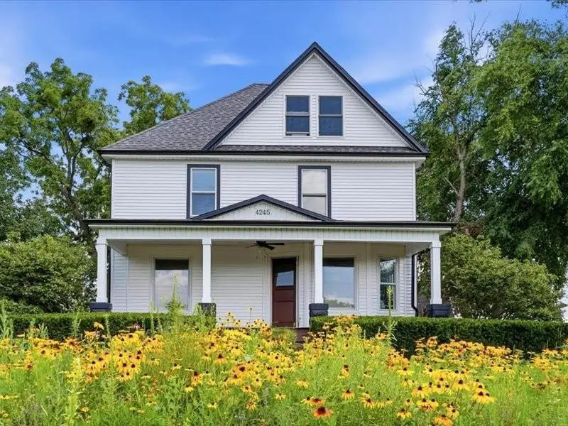 4245 W 4th Street, Waterloo, IA 50701 - #1