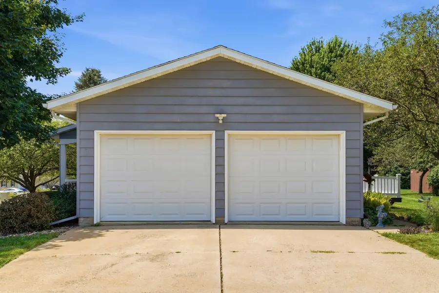 1210 NE 4th Street, Independence, IA 50644 - #2