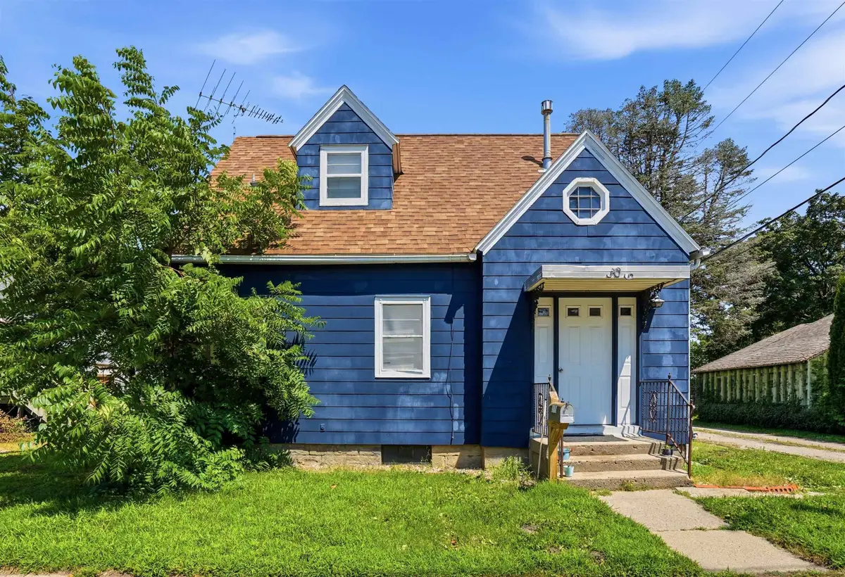 309 SE 1st Street, Waverly, IA 50677 - #1