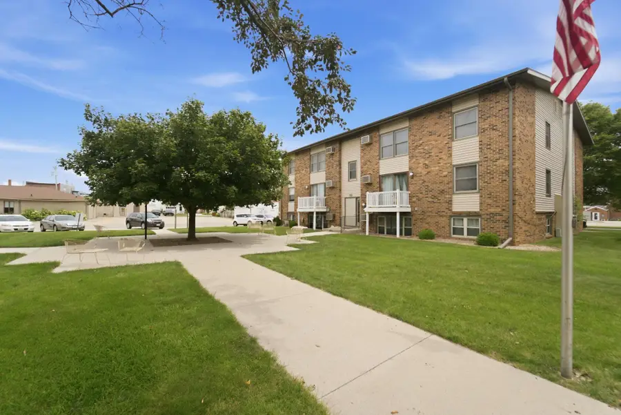 505 Chestnut Street #I, La Porte City, IA 50651 - #3