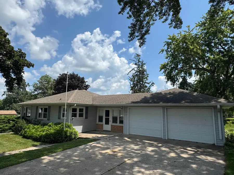 324 7th Street, Aplington, IA 50604 - #2