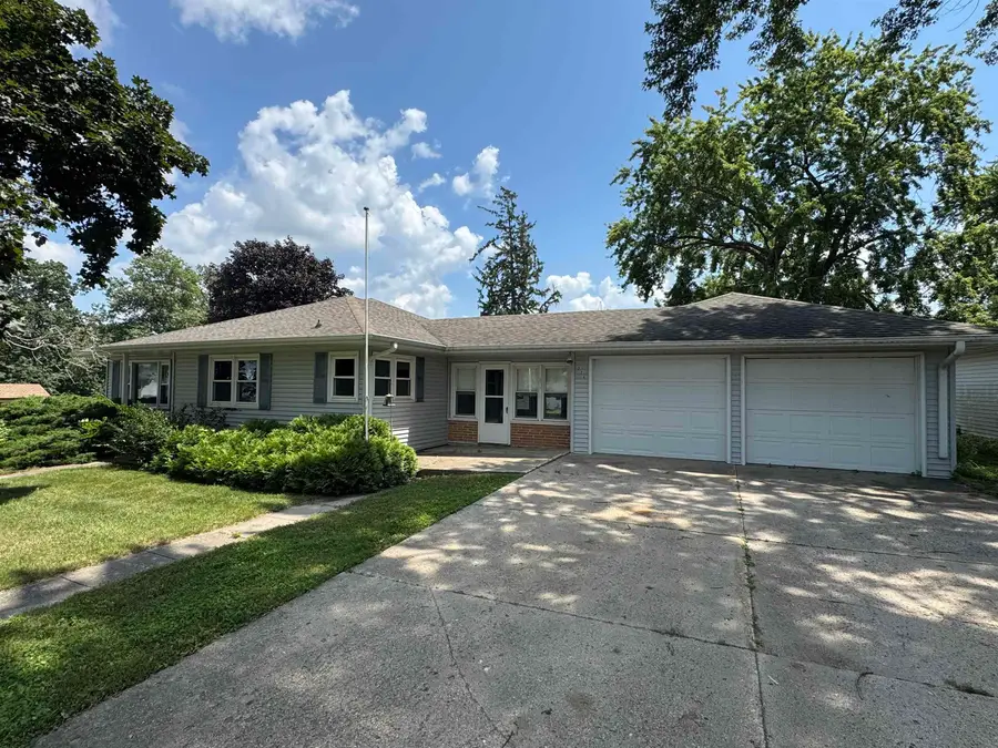324 7th Street, Aplington, IA 50604 - #3