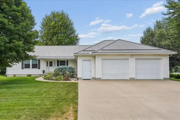 385 Hickory Lane, Lansing, IA 52151