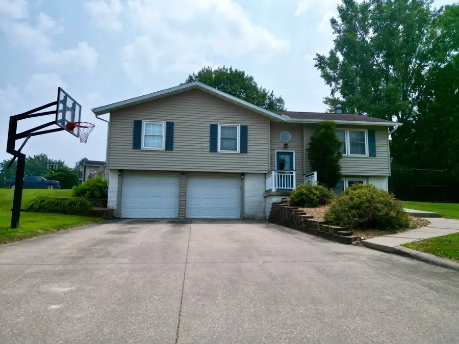 1210 Skyline Drive, Decorah, IA 52101 - #3