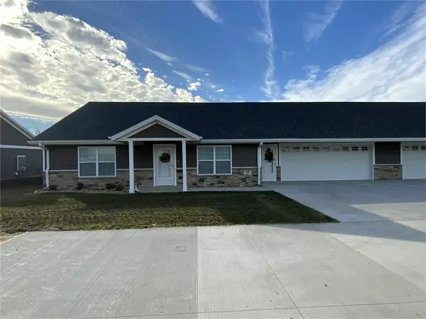 108 Bailey Drive #J, Manchester, IA 52057