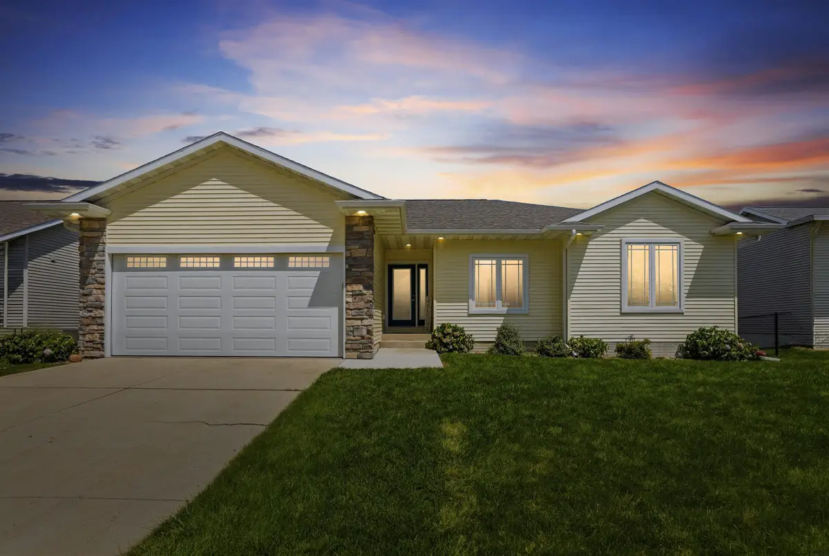 4316 Wedgewood Drive, Cedar Falls, IA 50613 - #1