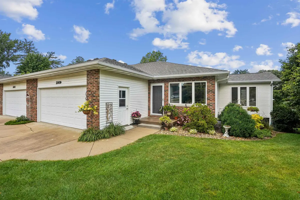2009 Terrace Drive, Cedar Falls, IA 50613 - #1