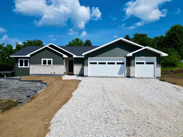 1698 Lettermore Road, Decorah, IA 52101