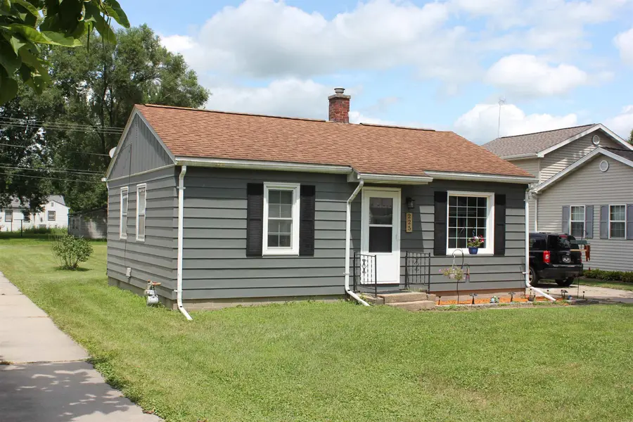 225 Toneff Drive, Elk Run Heights, IA 50707 - #2