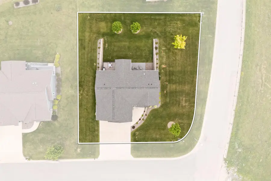 2413 Red Oak Road, Decorah, IA 52101 - #2