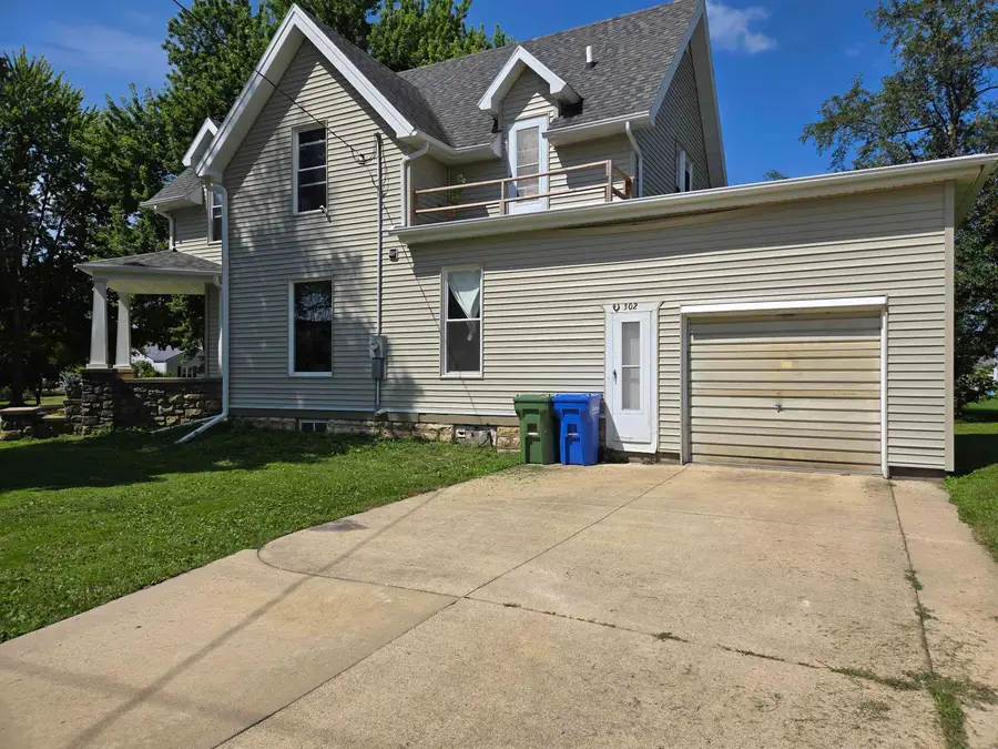 302 3rd Ave. W, Cresco, IA 52136 - #2