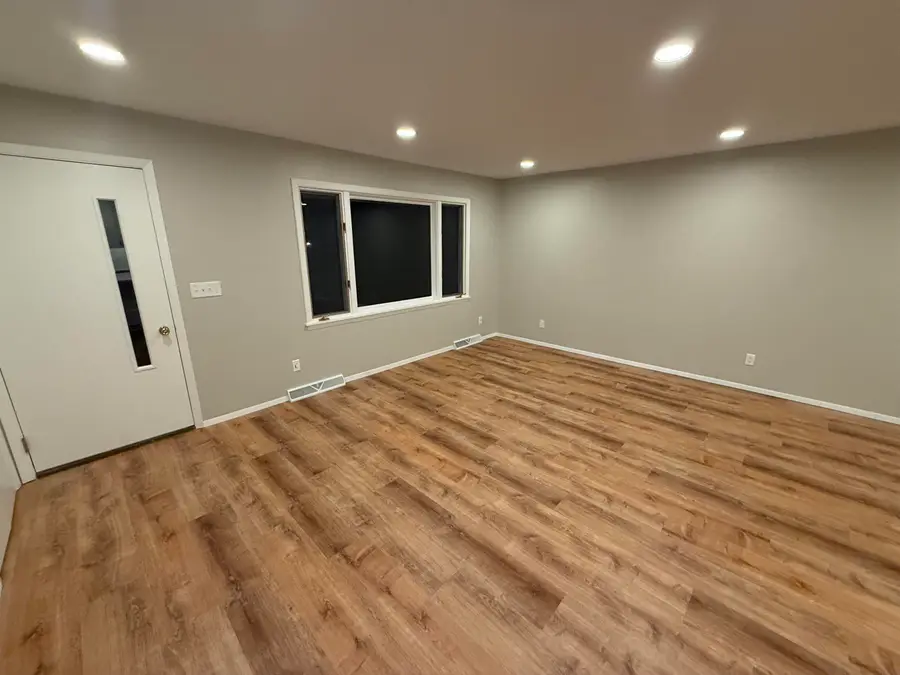 1306 Skyline Drive, Decorah, IA 52101 - #3