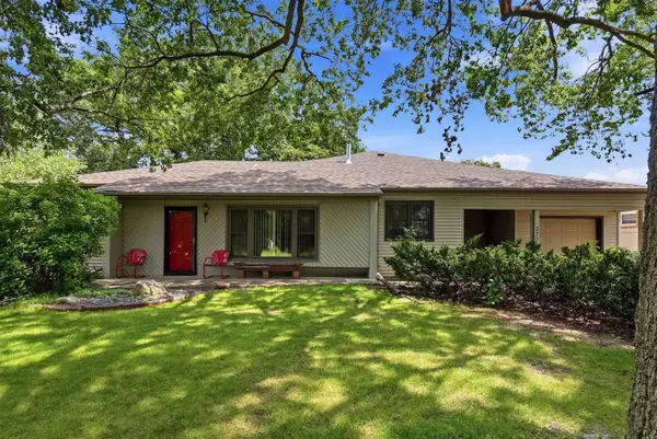 3306 Midway Drive, Waterloo, IA 50701