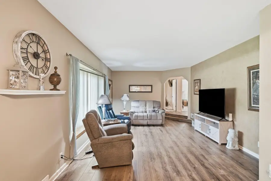 3306 Midway Drive, Waterloo, IA 50701 - #3