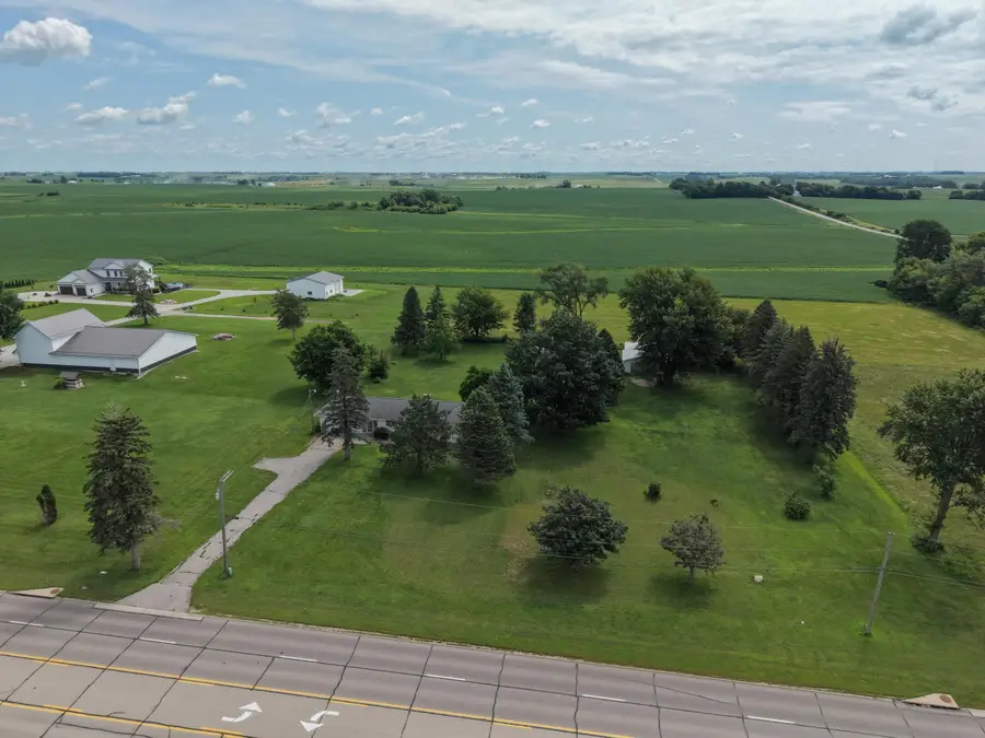 4130 Logan Avenue, Waterloo, IA 50703 - #3