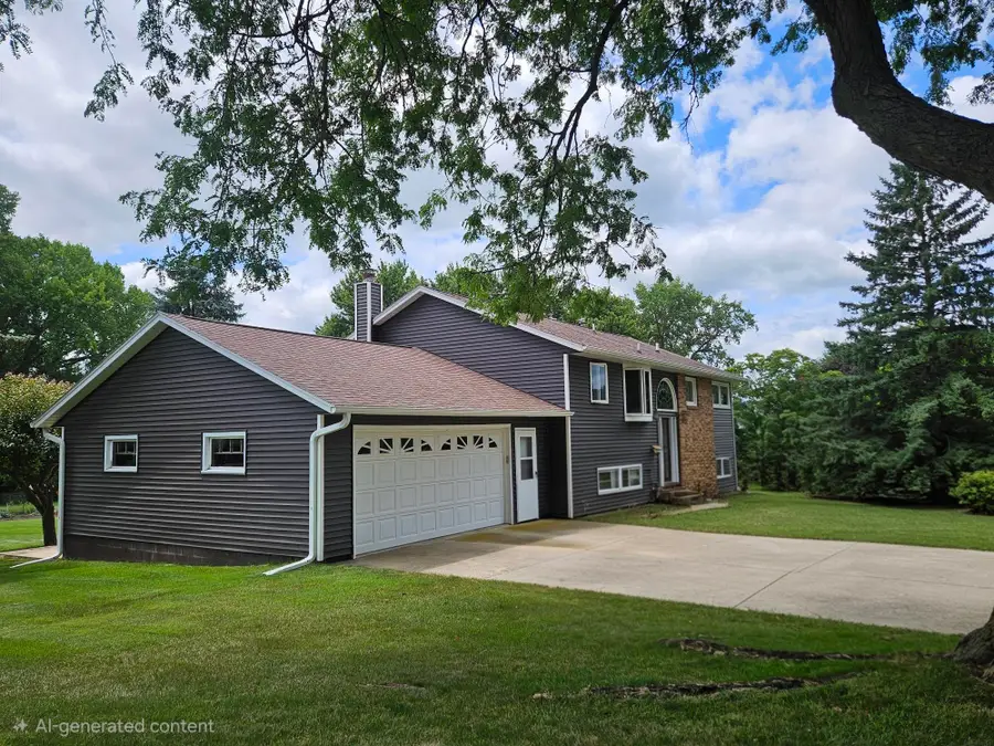 706 7th St Se, Oelwein, IA 50662 - #2