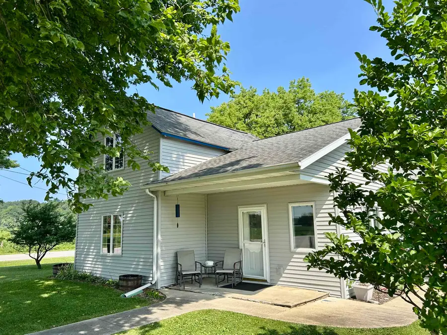 2493 River Road, Decorah, IA 52101 - #2