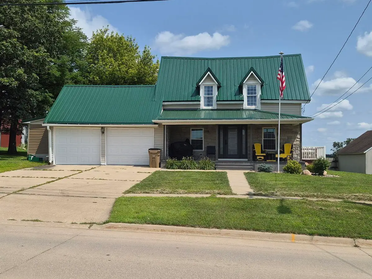 516 Commercial Street, Strawberry Point, IA 52076 - #1