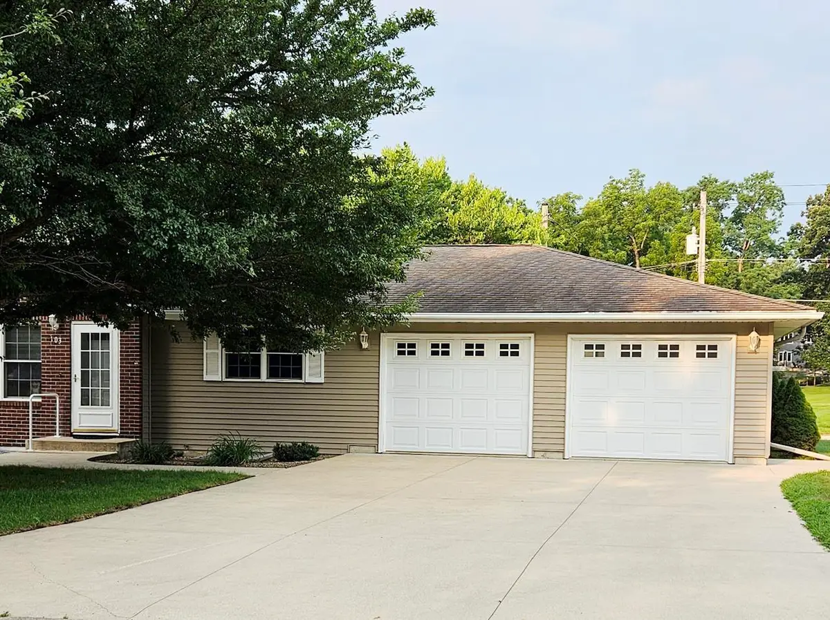 103 Sunset Drive, Decorah, IA 52101 - #1