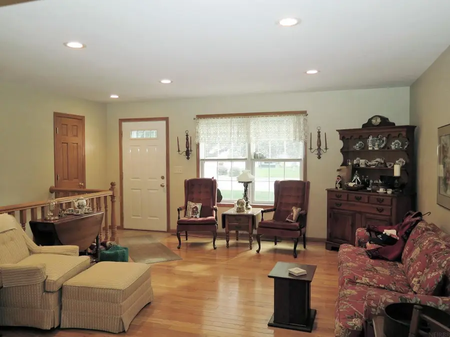 103 Sunset Drive, Decorah, IA 52101 - #2