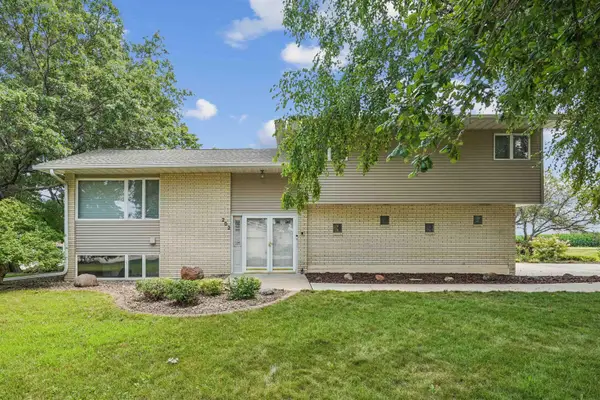 202 Bonnie Boulevard, Hudson, IA 50643